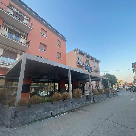 Apartamento La Casa Di Marta Valeggio sul Mincio Exterior foto