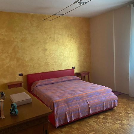 Apartamento La Casa Di Marta Valeggio sul Mincio Exterior foto